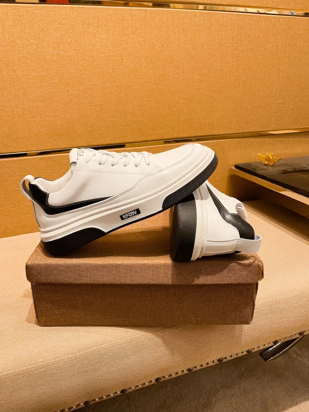 Men's shoes 💰 420💰【BV】🔥 High-end men's shoes brand official website 1:1 latest masterpiece: the upper is made of Italian imported first-layer cowhide with a comfortable and breathable lining➕original non-slip and wear-resistant outsole🔥, making walking more convenient and comfortable! An exclusive new model, a stunning work, a beautiful 1:1 replica [color] compared to the official quality! Create a fashionable personality to set off your uniqueness! A must-have for trendy men! Classic🔥Size: 38-44 Color: 🔥Multiple colors available🔥.